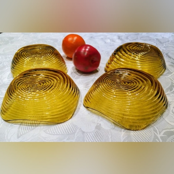 4 hand blown amber swirl, salade bowls - Picture 4 of 15